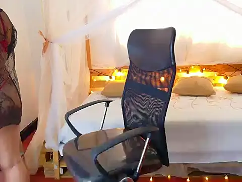 loreaniss online show from March 15, 2026, 8:04 pm