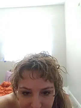 Snapshot of delish_dahlia chatting on June 16, 2026, 7:38 pm delish dahlia online show from June 16, 2026, 7:38 pm