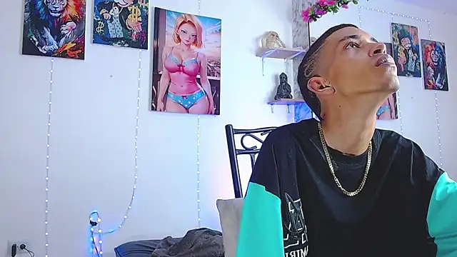 Snapshot of briamhoconor_xh chatting on September 22, 2025, 6:43 pm briamhoconor xh online show from September 22, 2025, 6:43 pm