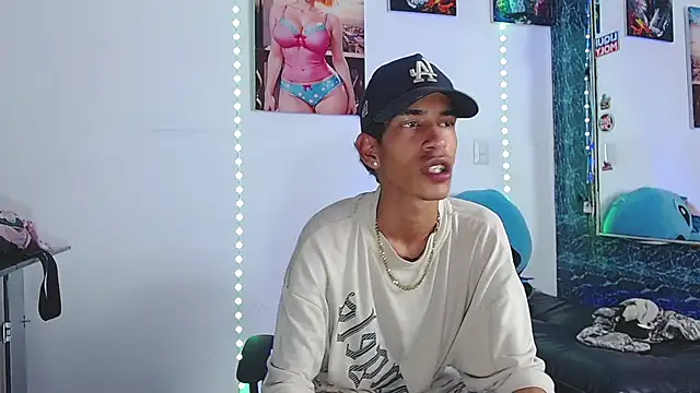 Snapshot of briamhoconor_xh chatting on November 11, 2025, 9:37 pm briamhoconor xh online show from November 11, 2025, 9:37 pm