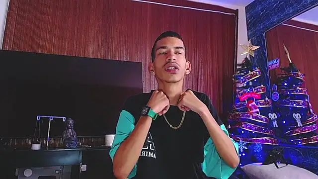 Snapshot of briamhoconor_xh chatting on December 15, 2025, 4:55 pm briamhoconor xh online show from December 15, 2025, 4:55 pm