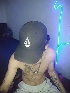 Tattoboy19cm online show from February 20, 2026, 3:58 am