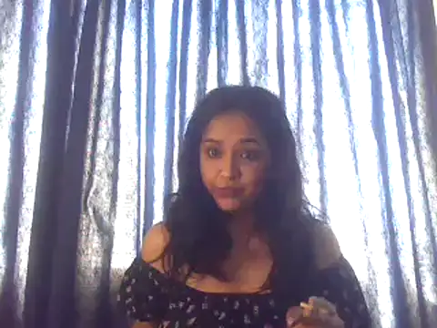 Snapshot of cute_indianxo chatting on October 25, 2025, 8:33 am cute indianxo online show from October 25, 2025, 8:33 am