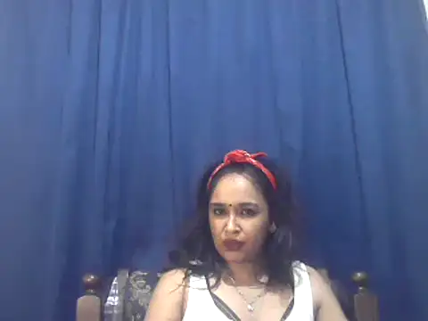 Snapshot of cute_indianxo chatting on November 3, 2025, 5:36 pm cute indianxo online show from November 3, 2025, 5:36 pm