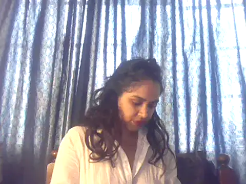 Snapshot of cute_indianxo chatting on November 5, 2025, 9:20 am cute indianxo online show from November 5, 2025, 9:20 am