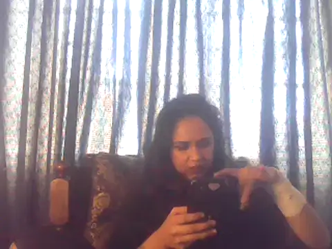 Snapshot of cute_indianxo chatting on November 25, 2025, 9:42 am cute indianxo online show from November 25, 2025, 9:42 am