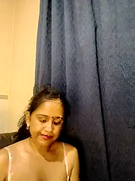 cute indianxo online show from April 9, 2026, 6:35 pm