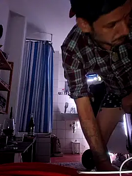 Snapshot of a7ex chatting on December 7, 2024, 5:04 am a7ex online show from December 7, 2024, 5:04 am