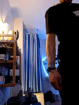 Snapshot of a7ex chatting on December 18, 2024, 11:30 pm a7ex online show from December 18, 2024, 11:30 pm