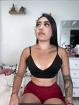 EmiilyEvans  online show from July 22, 2026, 6:22 pm
