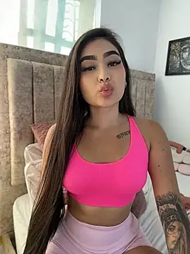 EmiilyEvans  online show from July 28, 2026, 8:52 pm