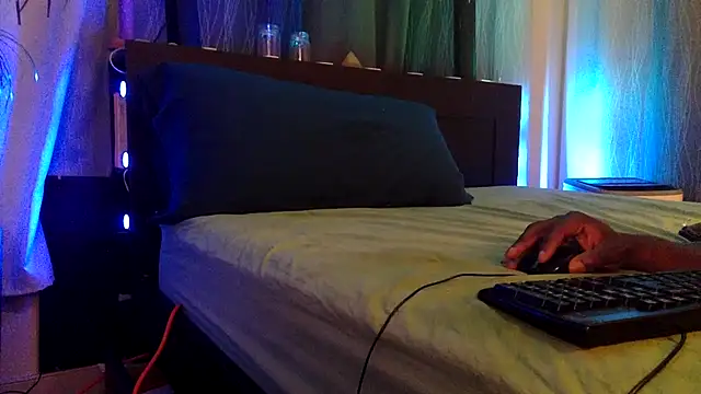 Snapshot of hgngoverlook chatting on November 27, 2025, 10:39 am hgngoverlook online show from November 27, 2025, 10:39 am