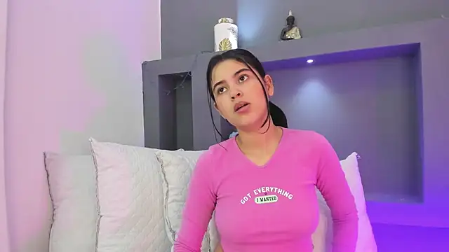 Snapshot of MaiaaCandy chatting on October 10, 2025, 8:19 pm MaiaaCandy online show from October 10, 2025, 8:19 pm