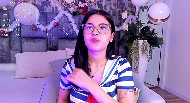 Snapshot of MaiaaCandy chatting on December 17, 2025, 3:18 pm MaiaaCandy online show from December 17, 2025, 3:18 pm