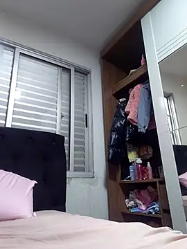 Snapshot of dyjaA chatting on April 10, 2026, 8:35 pm dyjaA online show from April 10, 2026, 8:35 pm