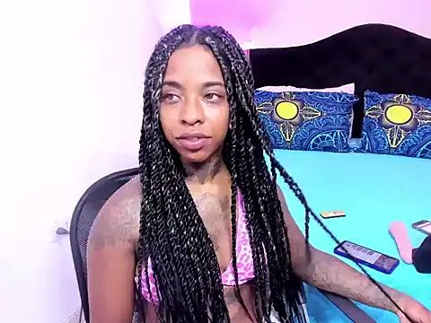 Snapshot of Pauline_Fox chatting on May 8, 2026, 9:53 pm Pauline Fox online show from May 8, 2026, 9:53 pm
