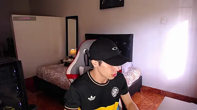 Snapshot of santiago_cutex chatting on June 22, 2026, 12:13 pm santiago cutex online show from June 22, 2026, 12:13 pm