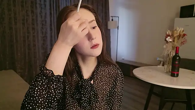 LucyRose3 online show from February 5, 2026, 2:11 pm