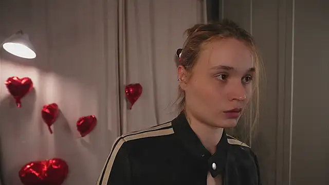 lisa schiele online show from February 14, 2026, 8:49 pm