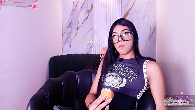 Snapshot of Mhiaa_Sweet chatting on May 9, 2026, 12:43 pm Mhiaa Sweet online show from May 9, 2026, 12:43 pm