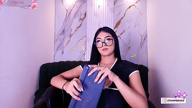 Snapshot of Mhiaa_Sweet chatting on May 11, 2026, 12:22 pm Mhiaa Sweet online show from May 11, 2026, 12:22 pm