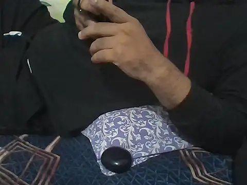 Snapshot of aarav_013 chatting on April 24, 2026, 5:04 pm aarav 013 online show from April 24, 2026, 5:04 pm