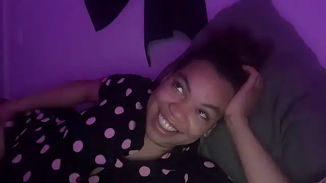 Snapshot of zahrabliss chatting on October 1, 2025, 1:44 am zahrabliss online show from October 1, 2025, 1:44 am