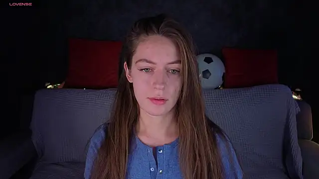 Snapshot of Agnes_Wells chatting on June 15, 2026, 1:08 am Agnes Wells online show from June 15, 2026, 1:08 am