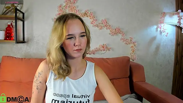 Snapshot of Casey_Sweeet chatting on September 24, 2025, 8:39 am Casey Sweeet online show from September 24, 2025, 8:39 am