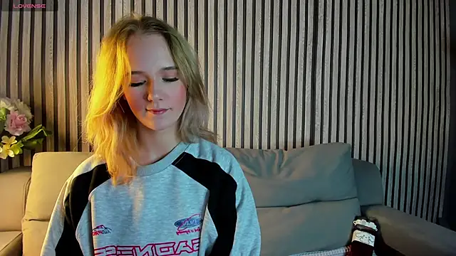 Snapshot of Casey_Sweeet chatting on September 29, 2025, 8:08 am Casey Sweeet online show from September 29, 2025, 8:08 am