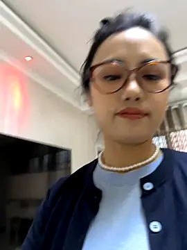 wen521 online show from October 2, 2025, 10:00 am