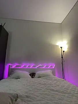 TiffaNoel online show from October 13, 2025, 4:29 pm