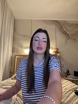 TiffaNoel online show from December 22, 2025, 4:04 pm