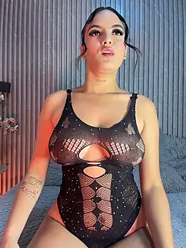 SOPHICOLLINS online show from July 30, 2026, 10:58 am