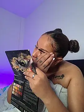 Snapshot of Nicoll_31 chatting on November 28, 2025, 11:40 pm Nicoll 31 online show from November 28, 2025, 11:40 pm