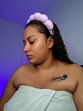 Snapshot of Nicoll_31 chatting on December 5, 2025, 12:08 am Nicoll 31 online show from December 5, 2025, 12:08 am