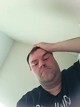 brokenheartguy40 online show from March 22, 2026, 1:47 pm