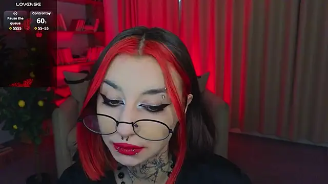 Snapshot of Mistress__Marcelline chatting on May 20, 2026, 1:34 am Mistress Marcelline online show from May 20, 2026, 1:34 am