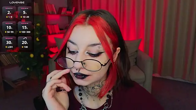 Snapshot of Mistress__Marcelline chatting on May 21, 2026, 1:56 am Mistress Marcelline online show from May 21, 2026, 1:56 am