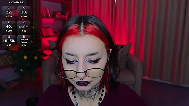 Snapshot of Mistress__Marcelline chatting on May 22, 2026, 1:57 am Mistress Marcelline online show from May 22, 2026, 1:57 am