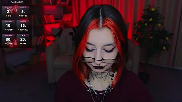 Snapshot of Mistress__Marcelline chatting on May 26, 2026, 1:34 am Mistress Marcelline online show from May 26, 2026, 1:34 am