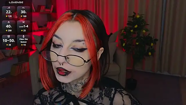 Snapshot of Mistress__Marcelline chatting on May 29, 2026, 1:36 am Mistress Marcelline online show from May 29, 2026, 1:36 am
