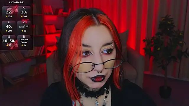 Snapshot of Mistress__Marcelline chatting on June 1, 2026, 2:13 am Mistress Marcelline online show from June 1, 2026, 2:13 am