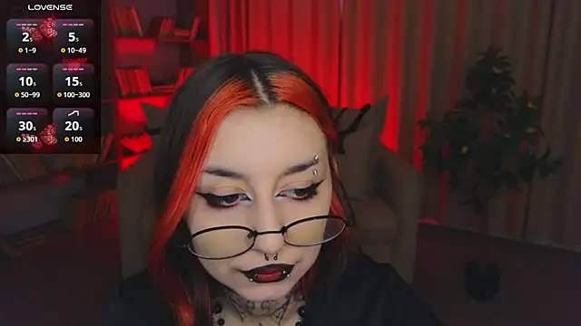 Snapshot of Mistress__Marcelline chatting on June 4, 2026, 1:44 am Mistress Marcelline online show from June 4, 2026, 1:44 am