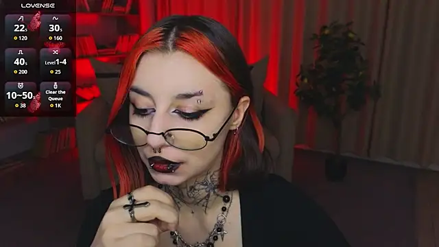 Snapshot of Mistress__Marcelline chatting on June 5, 2026, 2:07 am Mistress Marcelline online show from June 5, 2026, 2:07 am