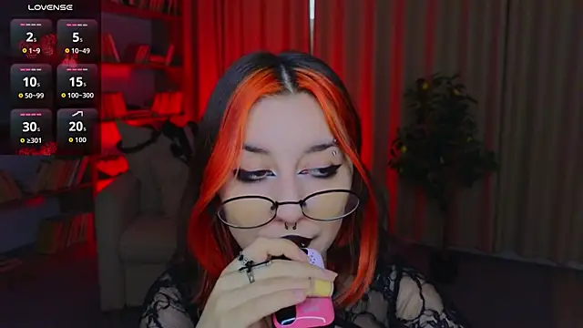Snapshot of Mistress__Marcelline chatting on June 7, 2026, 2:05 am Mistress Marcelline online show from June 7, 2026, 2:05 am