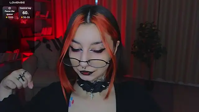 Snapshot of Mistress__Marcelline chatting on June 10, 2026, 1:39 am Mistress Marcelline online show from June 10, 2026, 1:39 am