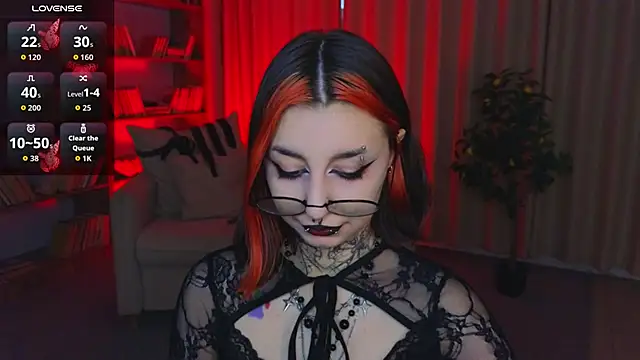 Snapshot of Mistress__Marcelline chatting on June 12, 2026, 2:32 am Mistress Marcelline online show from June 12, 2026, 2:32 am