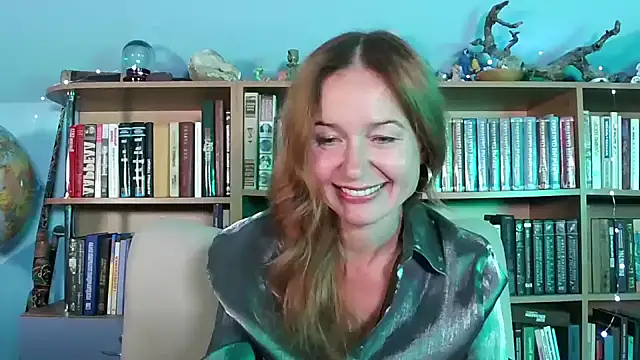 Snapshot of Foxilady357 chatting on September 30, 2025, 2:33 pm Foxilady357 online show from September 30, 2025, 2:33 pm