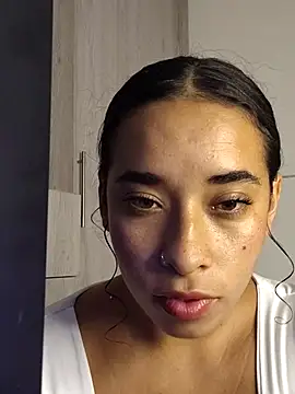 Snapshot of Valenn_fernandez chatting on April 3, 2026, 10:41 pm Valenn fernandez online show from April 3, 2026, 10:41 pm